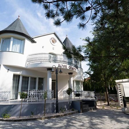 Villa Rose Garden Nyíregyháza Екстериор снимка