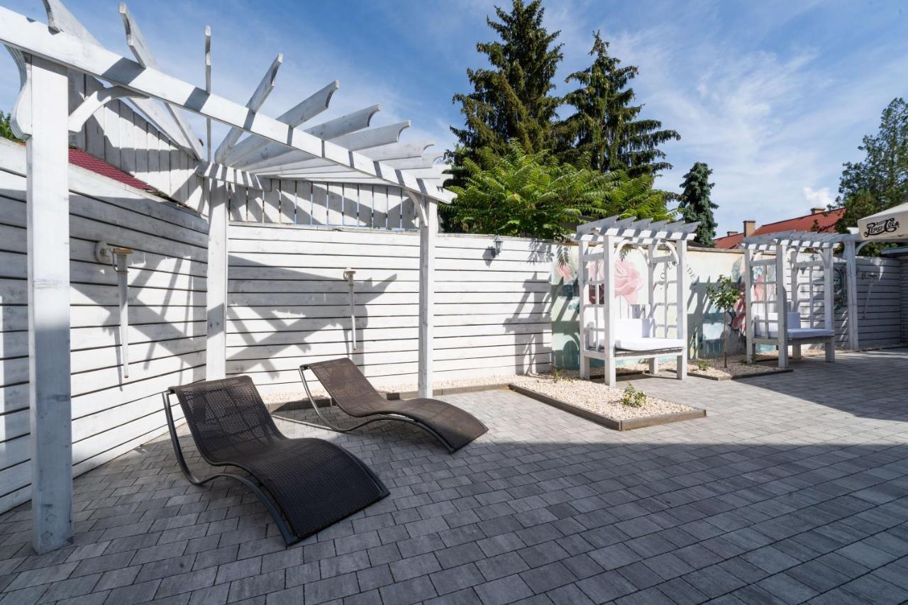 Villa Rose Garden Nyíregyháza Екстериор снимка