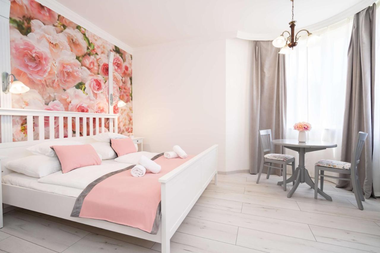 Villa Rose Garden Nyíregyháza Екстериор снимка