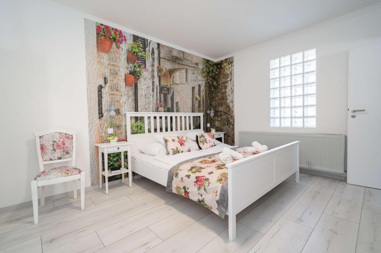 Villa Rose Garden Nyíregyháza Екстериор снимка