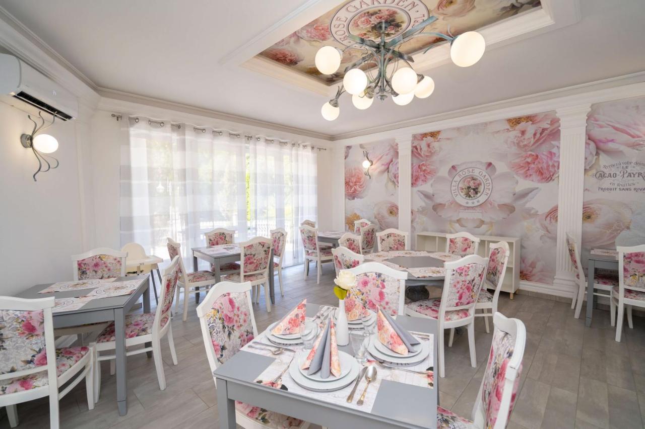 Villa Rose Garden Nyíregyháza Екстериор снимка