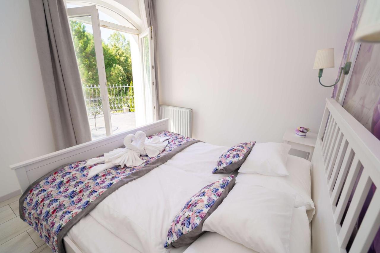 Villa Rose Garden Nyíregyháza Екстериор снимка