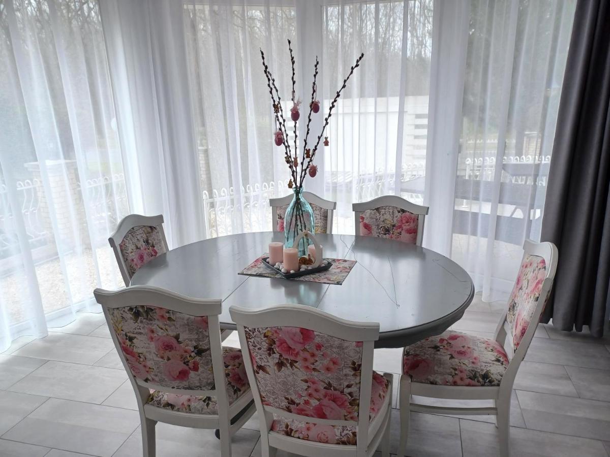 Villa Rose Garden Nyíregyháza Екстериор снимка