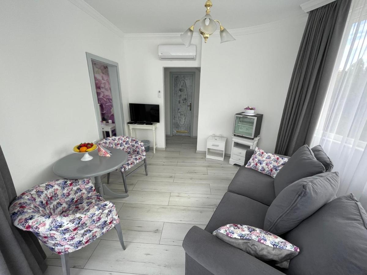 Villa Rose Garden Nyíregyháza Екстериор снимка