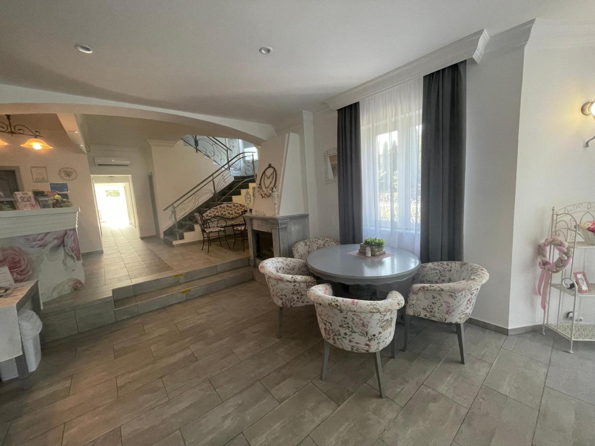 Villa Rose Garden Nyíregyháza Екстериор снимка