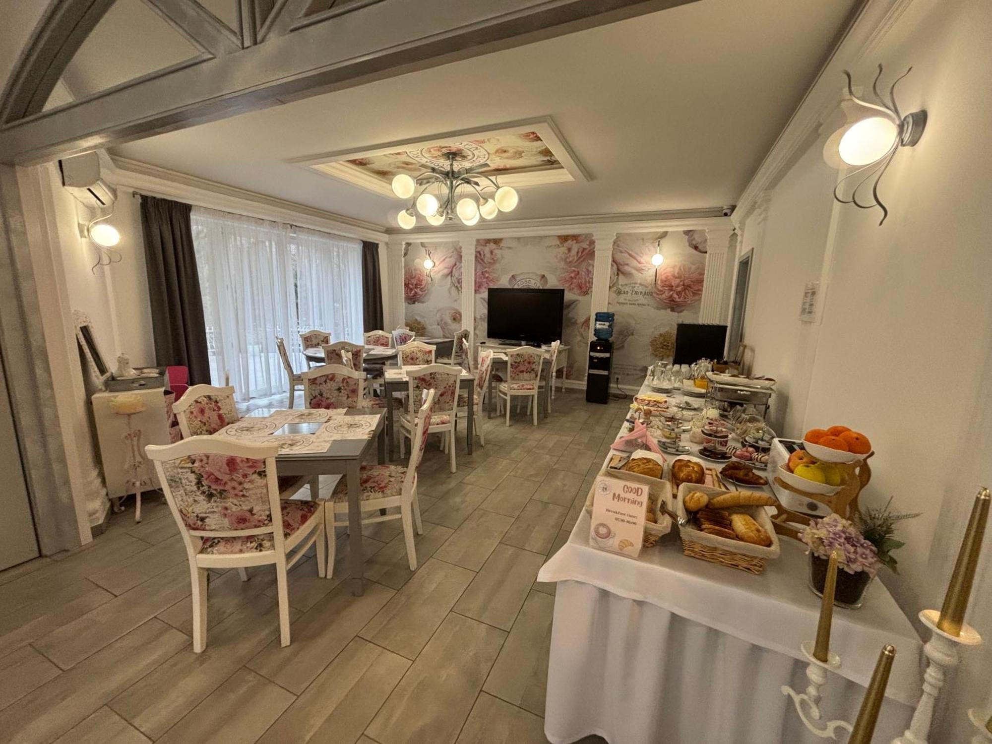 Villa Rose Garden Nyíregyháza Екстериор снимка